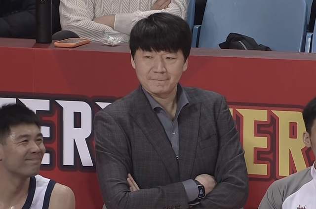 世界杯比赛直播地址-山东男篮小胜，高诗岩12+5关键三分 双塔替克里斯 新外援25日到